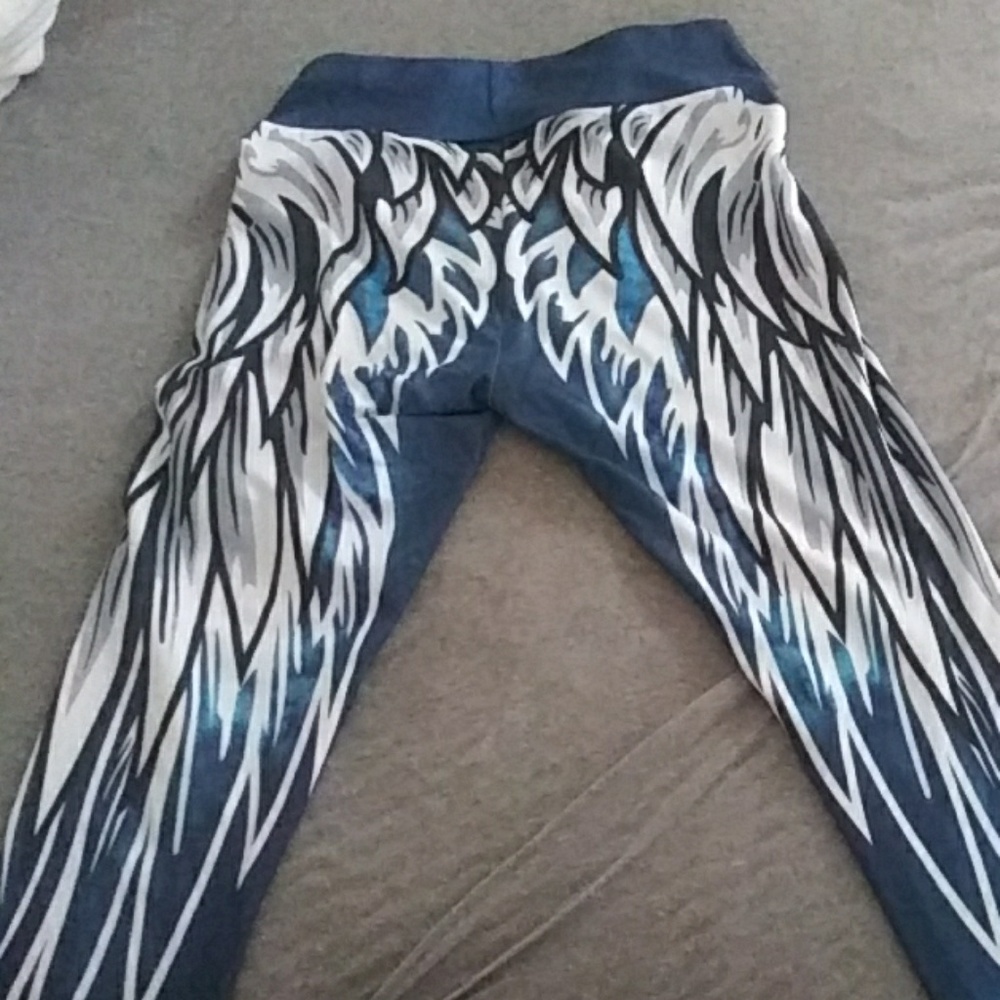 Winged leggings